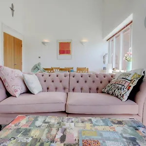 Beautiful Duplex Penthouse - Roof Garden, Views, Parking Apartment